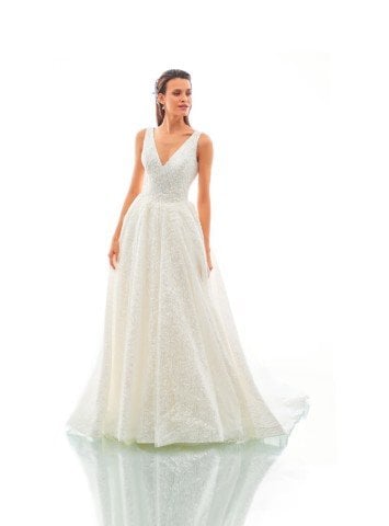 Pullu Metaryel ve Dantel Detaylı Gelinlik